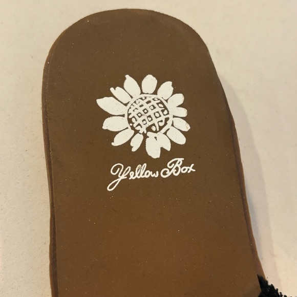Yellow Box Size 7 slide in sandals. Cloth/fuzzy straps. Like new rarely worn. - Picture 4 of 7